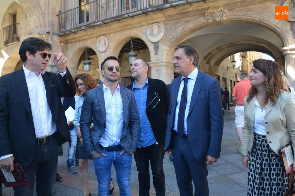 Foto 9 - El alcalde agradece a Amen&aacute;bar la elecci&oacute;n de Salamanca para rodar &lsquo;Mientras dure la guerra&rsquo;