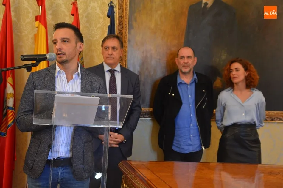 Foto 6 - El alcalde agradece a Amen&aacute;bar la elecci&oacute;n de Salamanca para rodar &lsquo;Mientras dure la guerra&rsquo;