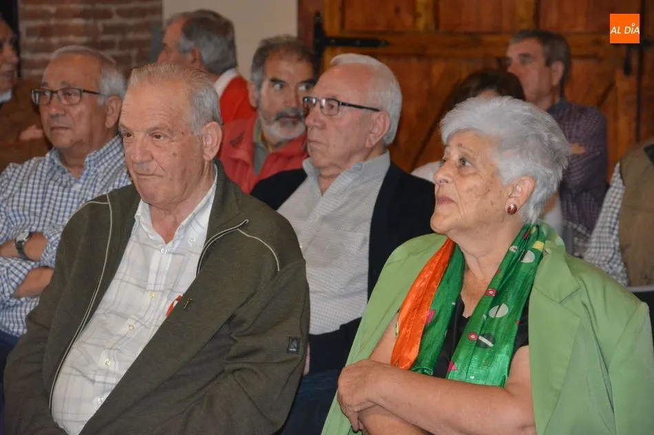 Foto 8 - Joaqu&iacute;n Merch&aacute;n, Agust&iacute;n Prieto y Leonor Conde participan en una charla coloquio organizada por...