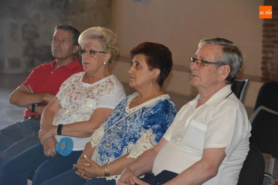 Foto 3 - Joaqu&iacute;n Merch&aacute;n, Agust&iacute;n Prieto y Leonor Conde participan en una charla coloquio organizada por...