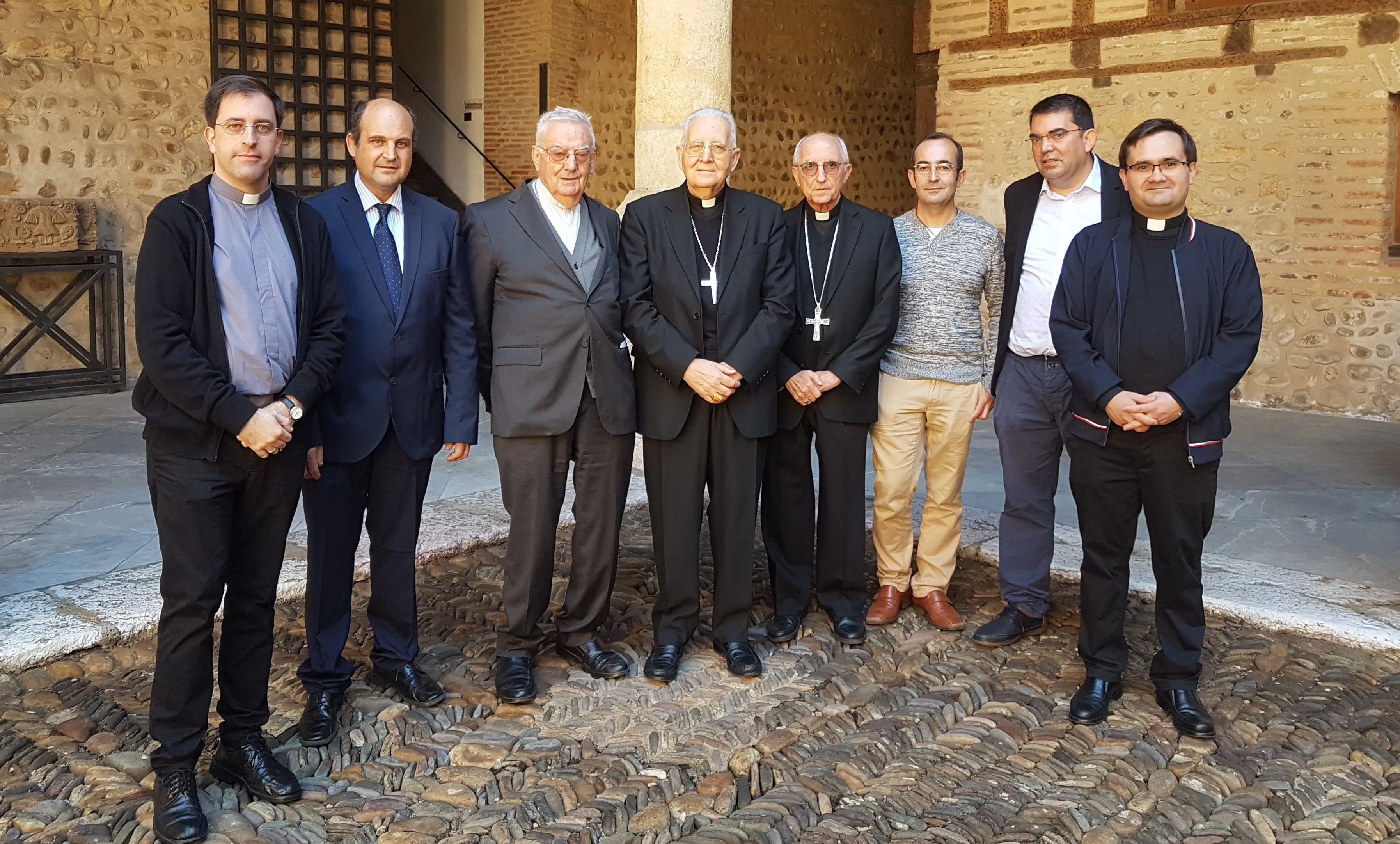 Una delegación de la Diócesis acompaña a Julián López en la celebración de sus 25 años como...