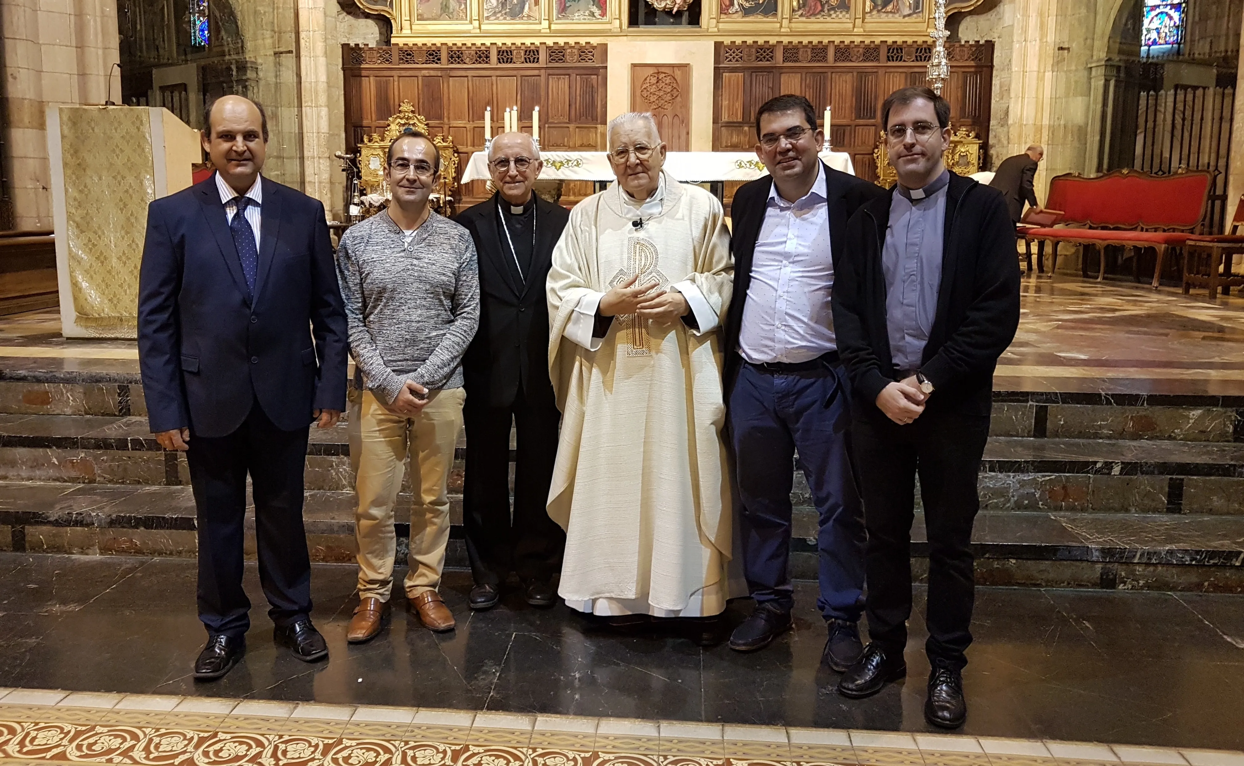 Foto 2 - Una delegaci&oacute;n de la Di&oacute;cesis acompa&ntilde;a a Juli&aacute;n L&oacute;pez en la celebraci&oacute;n de sus 25 a&ntilde;os como...
