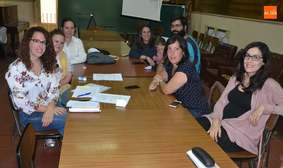 Nace la asociación ‘La Tribu del Bebé’ para agrupar a padres y madres  