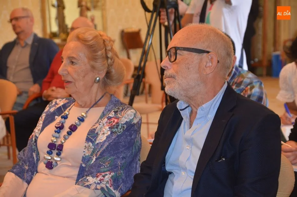 Foto 5 - Los Premios de Novela y Poes&iacute;a Ciudad de Salamanca son para Juli&aacute;n Granado y Tom&aacute;s Hern&aacute;ndez