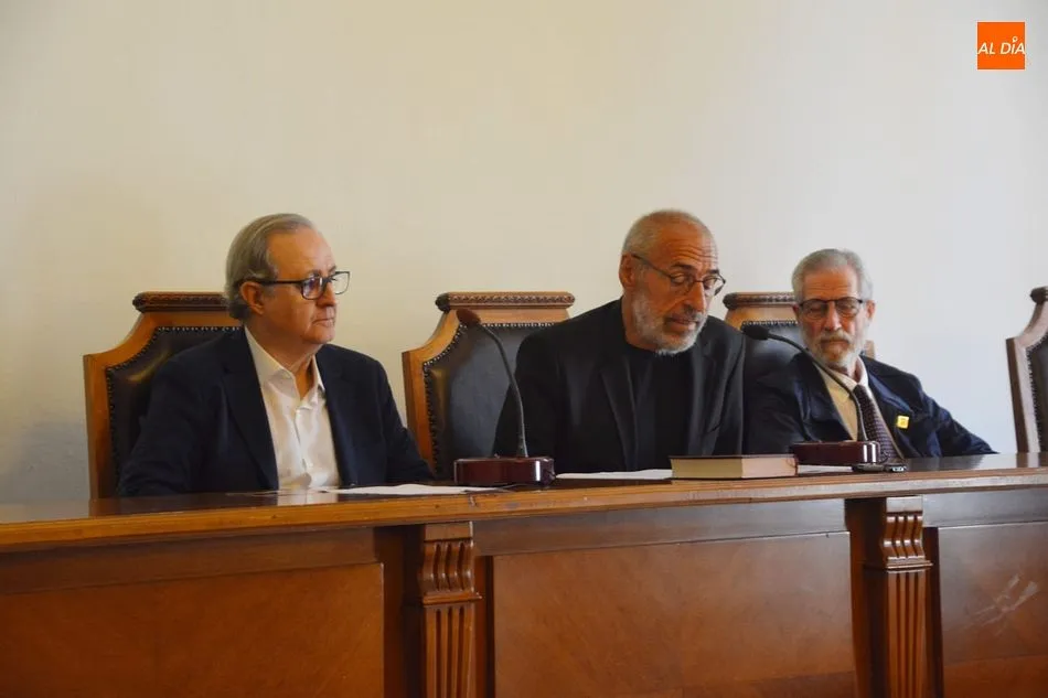 El Teatro de Unamuno ha sido el título de la conferencia de Pollux Hernúñez