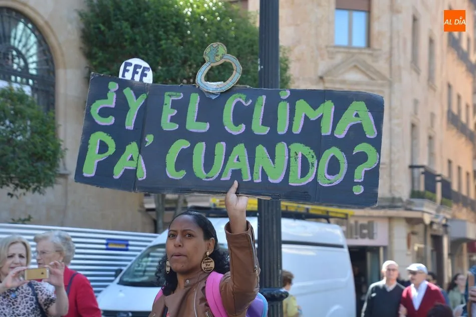 Foto 4 - Cientos de estudiantes salmantinos se manifiestan contra el cambio clim&aacute;tico
