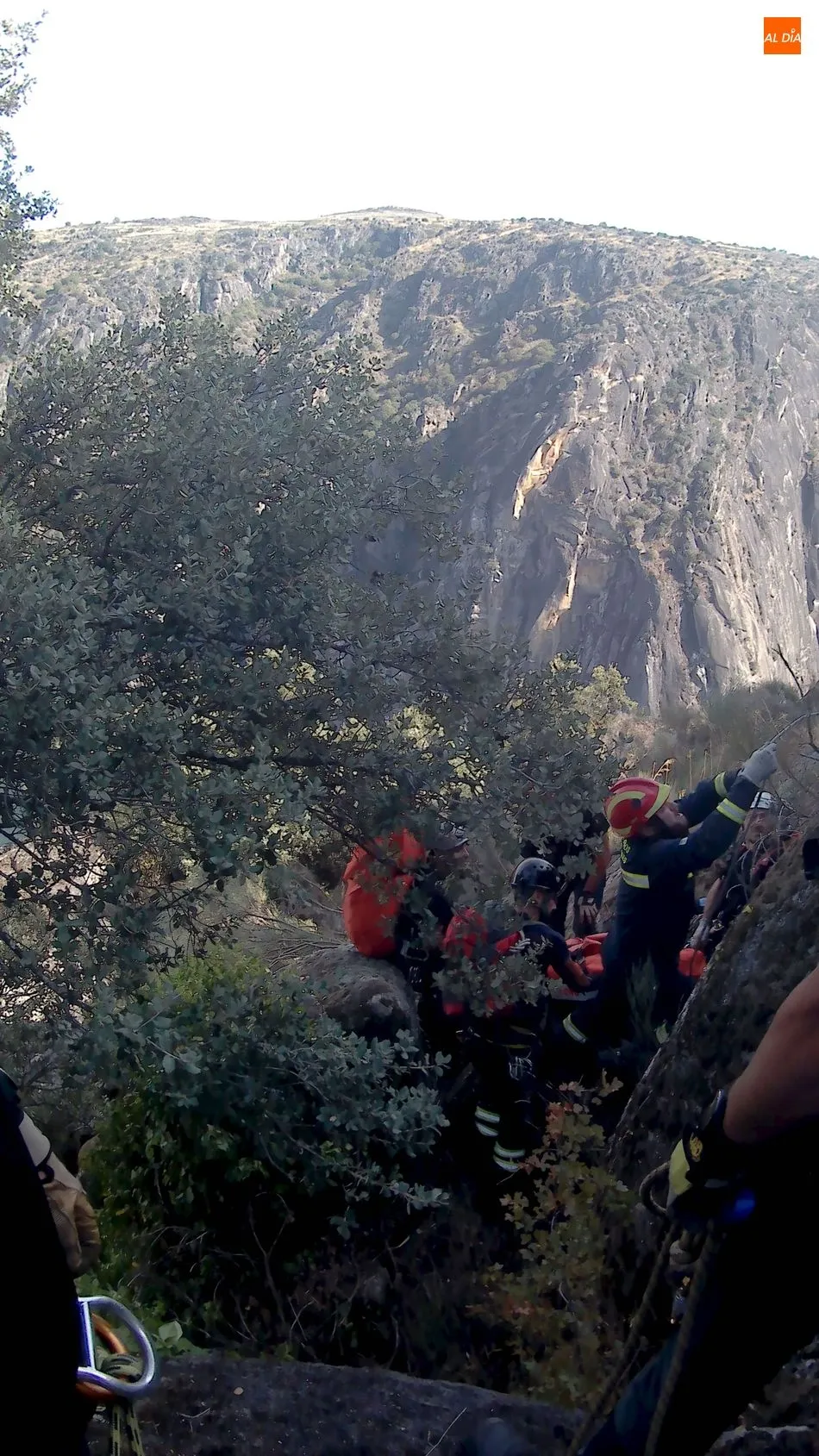Foto 4 - Los Bomberos de Lumbrales participan en un simulacro de rescate en el Parque Natural del Duero...