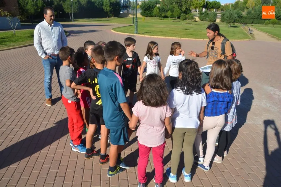 Foto 11 - Los m&aacute;s peque&ntilde;os de Huerta Otea disfrutan de las fiestas con juegos infantiles