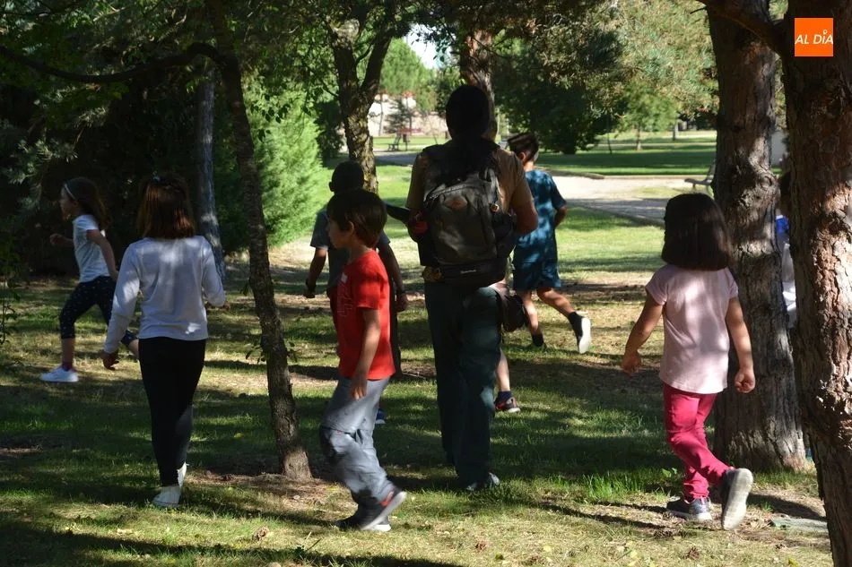 Foto 7 - Los m&aacute;s peque&ntilde;os de Huerta Otea disfrutan de las fiestas con juegos infantiles