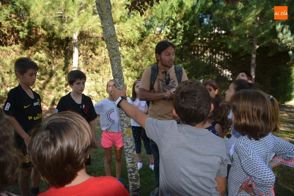 Foto 3 - Los m&aacute;s peque&ntilde;os de Huerta Otea disfrutan de las fiestas con juegos infantiles