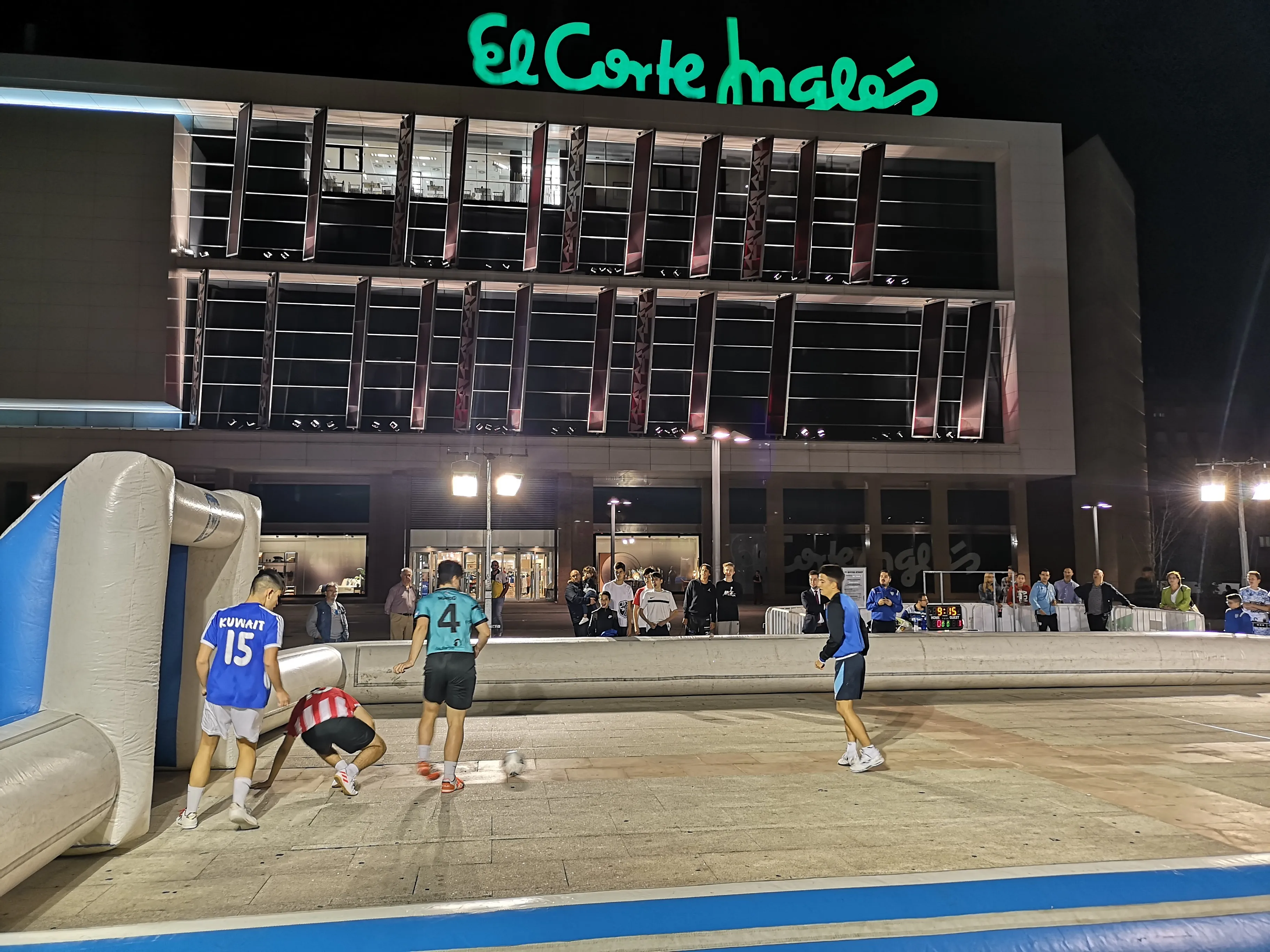 Foto 2 - El Corte Ingl&eacute;s celebra por todo lo alto su IV Soccer Street a favor de Pyfano