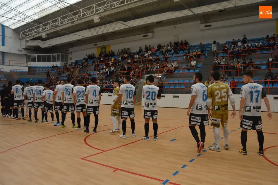 Jugadores del CD Salamanca FS Unionistas durante la presentación del equipo / Archivo