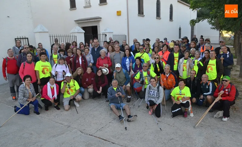Foto 6 - M&aacute;s de 120 peregrinos participan en una nueva etapa de las II Jornadas Teresianas de...