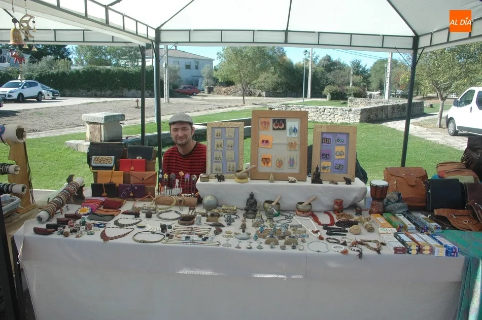 Foto 9 - La Feria de Artesan&iacute;a y Alimentaci&oacute;n, y la Feria Canina de Villar de Peralonso cumplen las...
