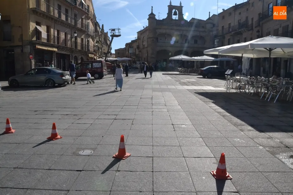 Foto 7 - Unas 85 personas desayunan gratis por subir a la Plaza Mayor en bici  