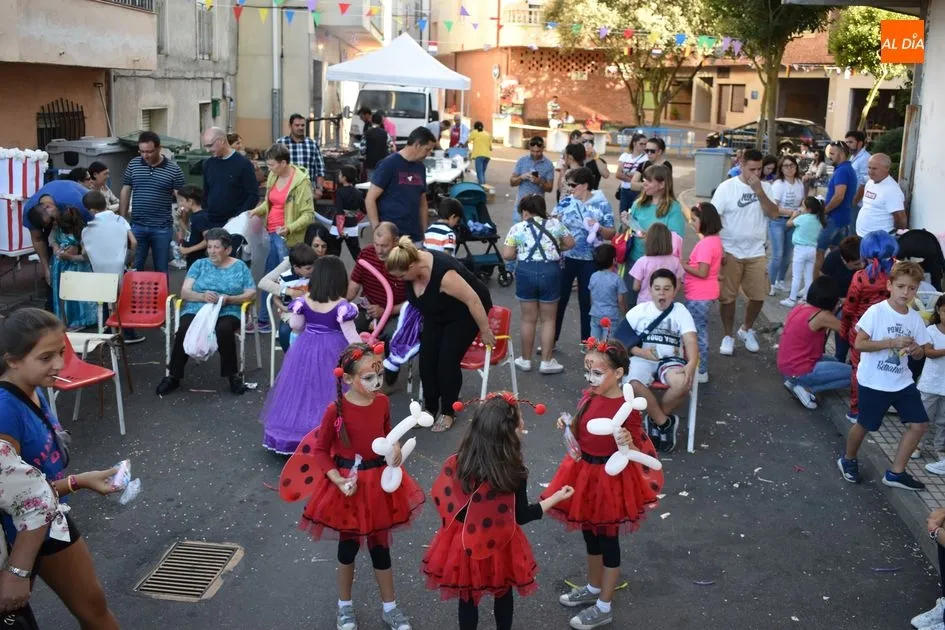 Foto 11 - Numerosas actividades amenizan las fiestas en el barrio San Miguel  