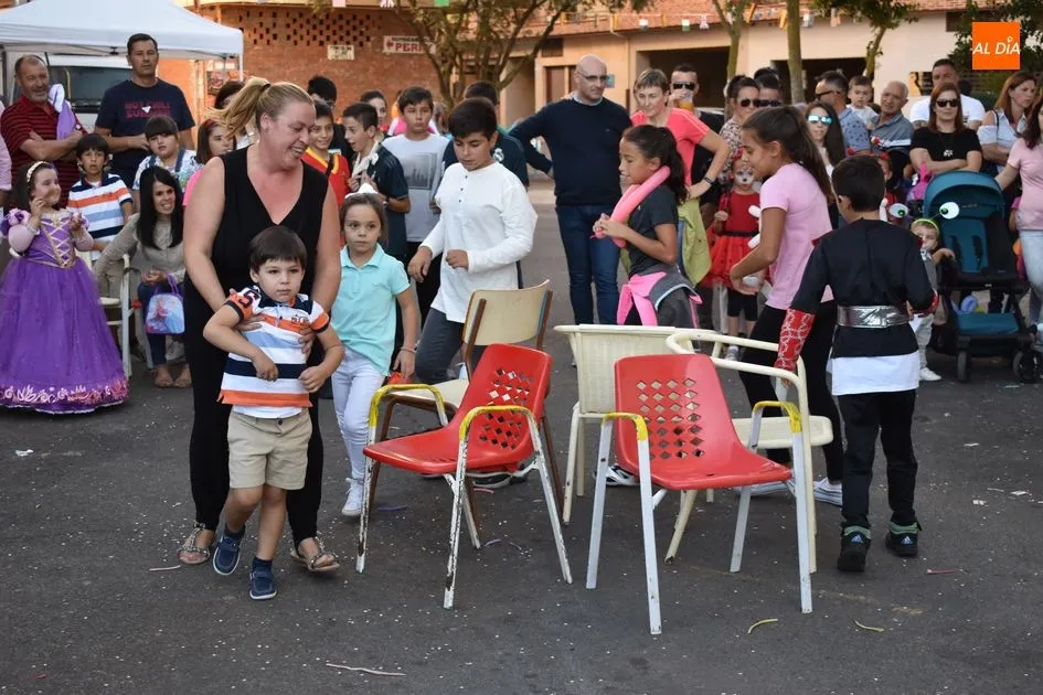 Foto 7 - Numerosas actividades amenizan las fiestas en el barrio San Miguel  