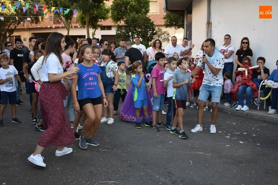 Foto 6 - Numerosas actividades amenizan las fiestas en el barrio San Miguel  