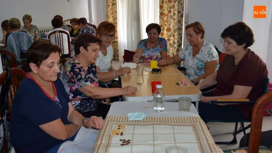 Foto 7 - Las Mujeres de la Asociaci&oacute;n &lsquo;Villa de Lumbrales&rsquo; celebran su ya tradicional jornada de...