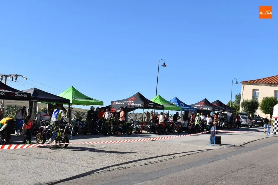 Foto 9 - Gran seguimiento de p&uacute;blico en la novedosa exhibici&oacute;n de pit-bikes  