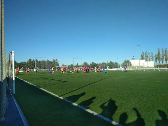 Foto 2 - El B&eacute;jar se lleva el derbi provincial frente al Pe&ntilde;aranda (0-1)