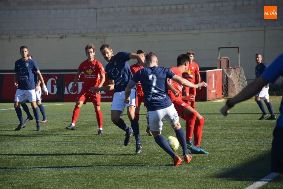 Foto 4 - El Santa Marta sigue siendo la sombra de lo que fue al perder contra el Burgos Promesas (0-2)