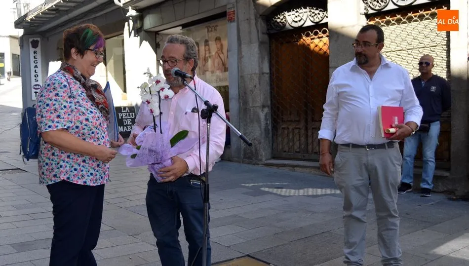 Homenaje a los mártires de la Revolución del 68