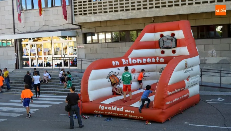 Escuelas de Baloncesto en la Plaza de Santa Teresa de Béjar