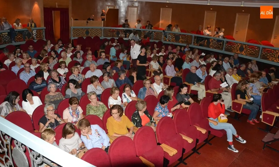 Foto 8 - Juana La Loca sube el tel&oacute;n del oto&ntilde;o teatral con una aceptable entrada de p&uacute;blico  