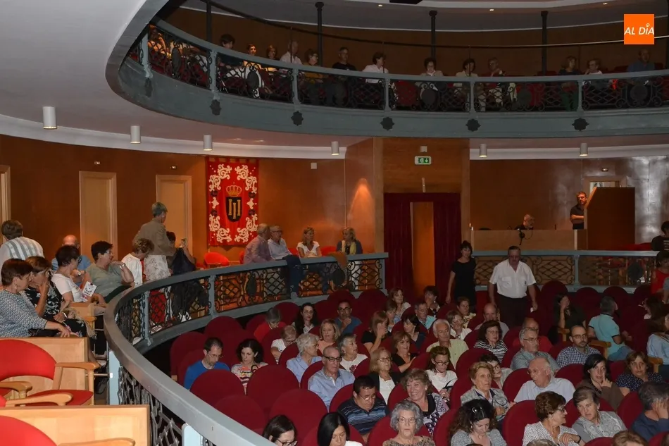 Foto 9 - Juana La Loca sube el tel&oacute;n del oto&ntilde;o teatral con una aceptable entrada de p&uacute;blico  