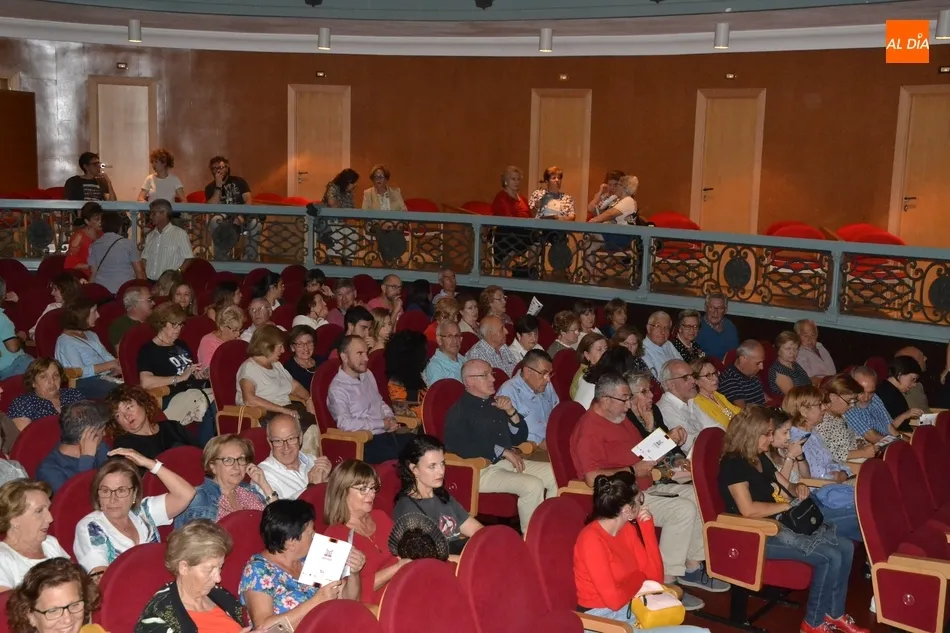 Foto 11 - Juana La Loca sube el tel&oacute;n del oto&ntilde;o teatral con una aceptable entrada de p&uacute;blico  