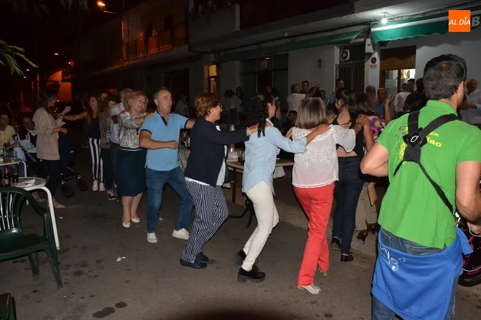 Foto 9 - Manolo y Eusebia festejan su jubilaci&oacute;n tras casi medio siglo al frente del Bar Monte-Carlo  