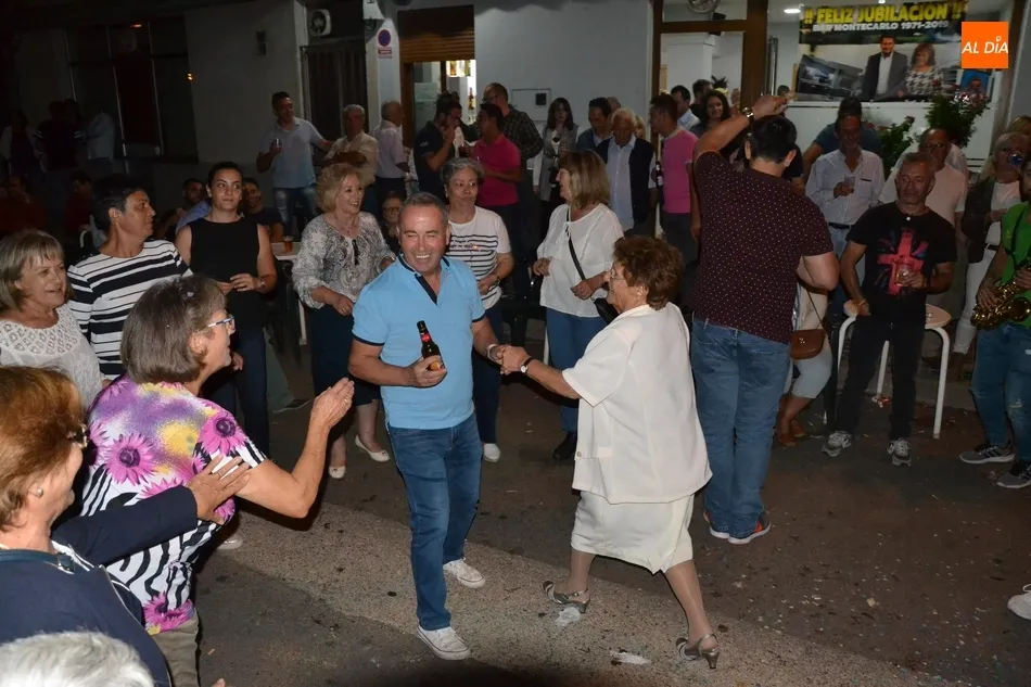 Foto 6 - Manolo y Eusebia festejan su jubilaci&oacute;n tras casi medio siglo al frente del Bar Monte-Carlo  