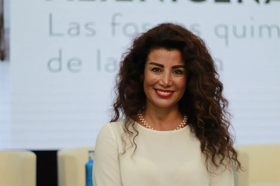 Joumana Haddad: Las mujeres árabes llevan hiyab porque les han lavado el cerebro