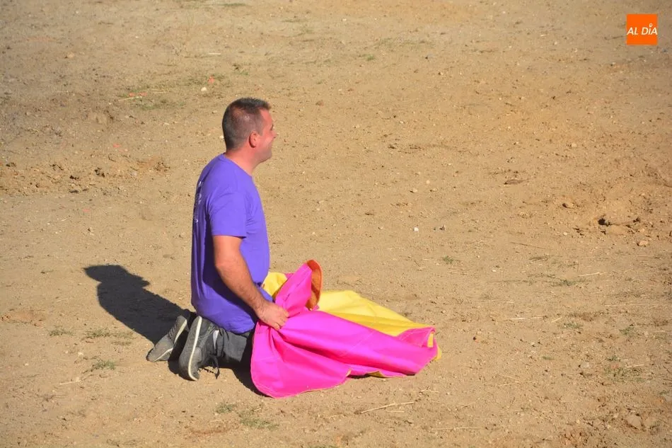 Foto 8 - Santiz disfruta de su domingo `torero&acute; en el d&iacute;a de su patr&oacute;n
