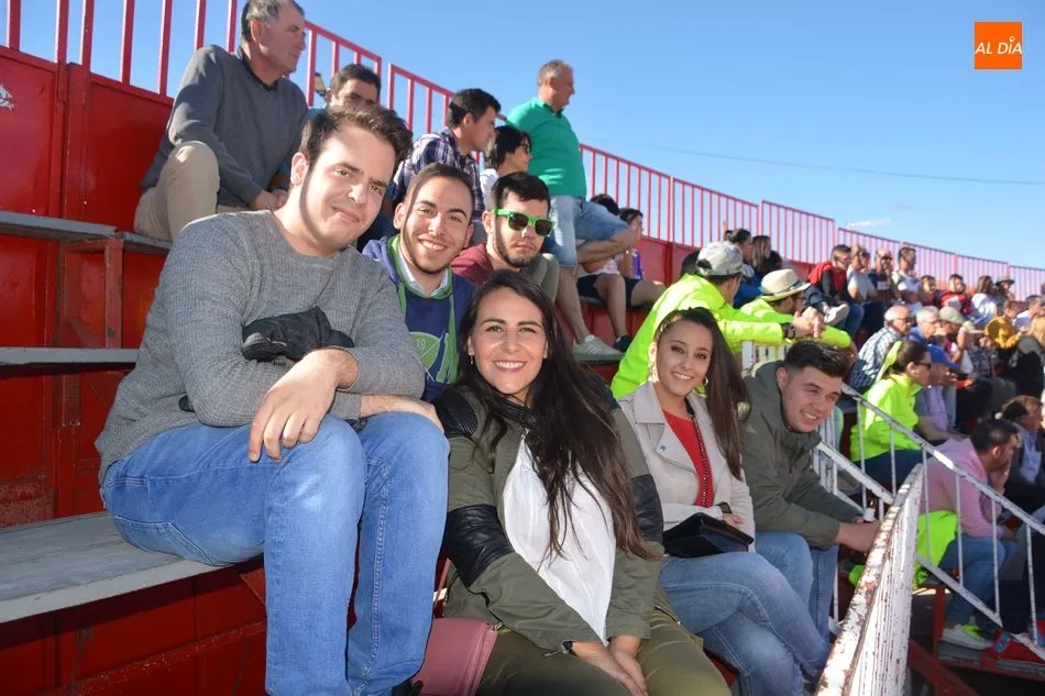 Foto 5 - Santiz disfruta de su domingo `torero&acute; en el d&iacute;a de su patr&oacute;n