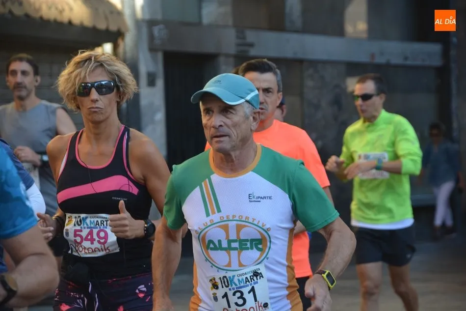Foto 8 - Antonio Fraile y Lourdes Lobato vencen en la carrera con motivo del 175&ordm; Aniversario de la...