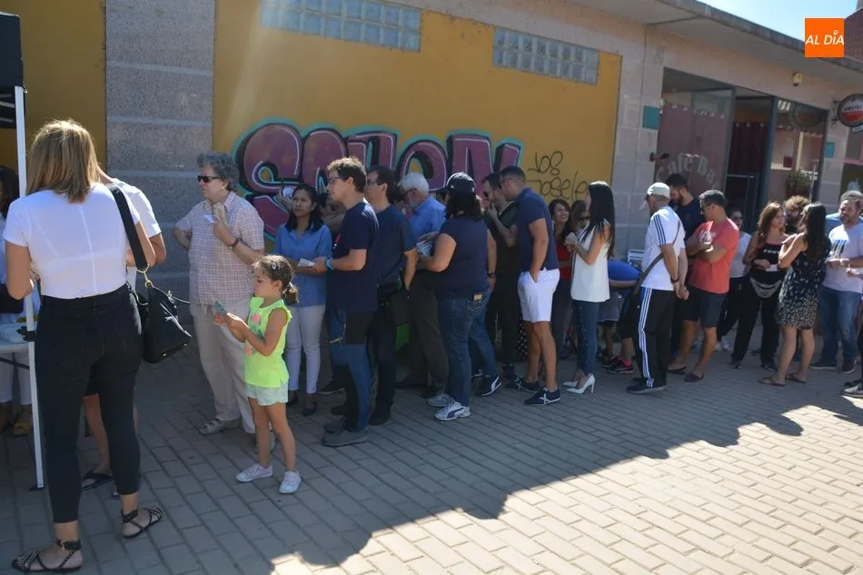 Foto 6 - Los vecinos de Huerta Otea ya disfrutan de una soleada paella