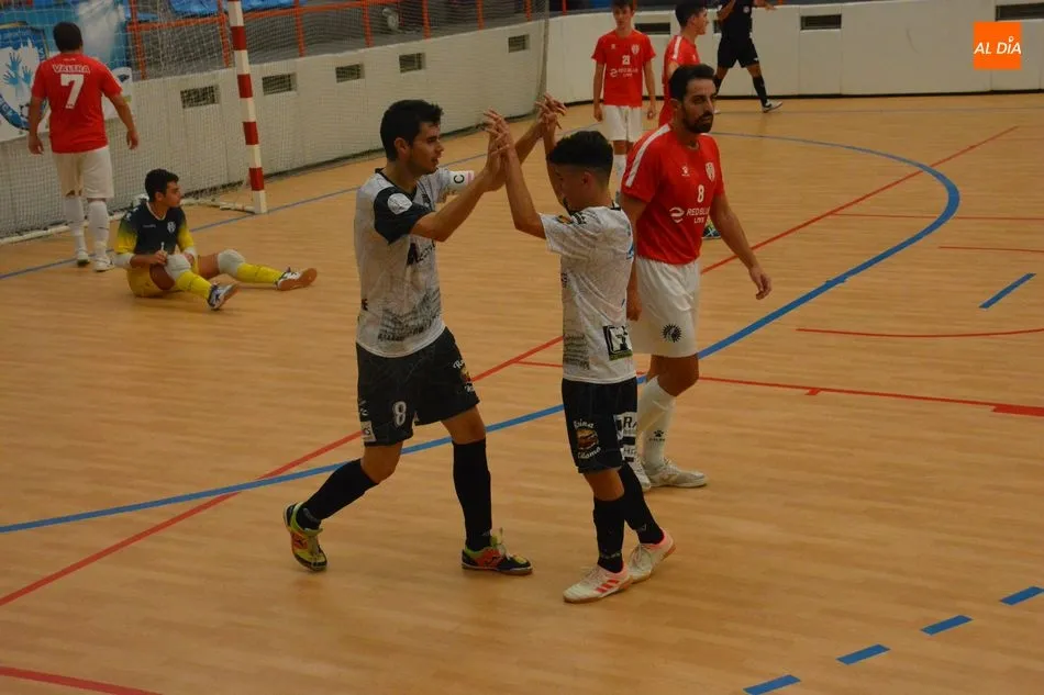 Foto 8 - El Salamanca FS Unionistas arranca la temporada con victoria (6-4)