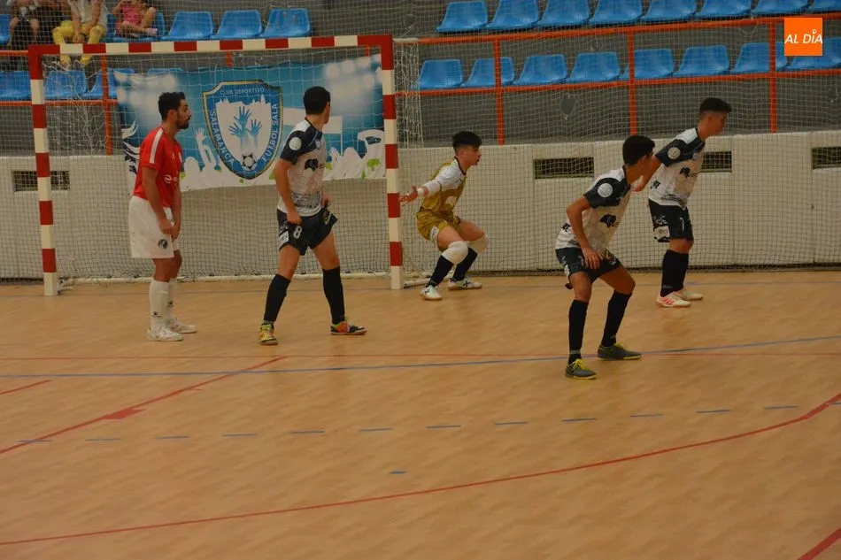 Foto 6 - El Salamanca FS Unionistas arranca la temporada con victoria (6-4)