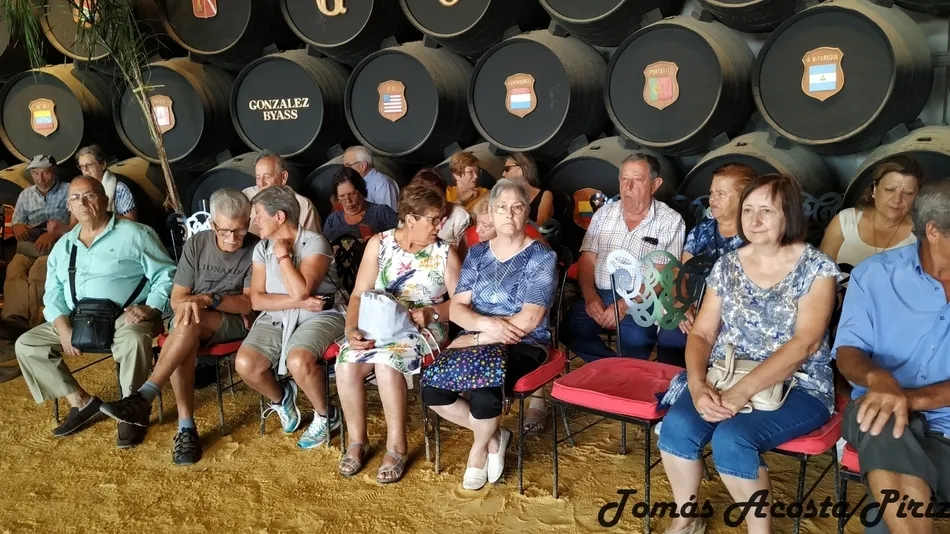 Cerca de 70 jubilados de Navasfrías y El Payo descubren la provincia de Cádiz  