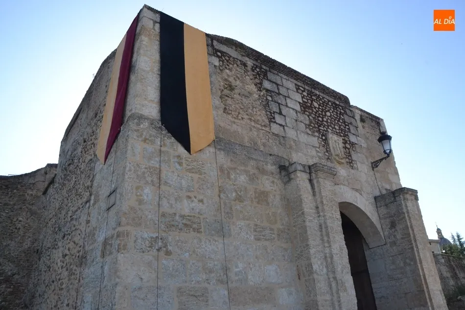 Foto 10 - El centro hist&oacute;rico se empieza a engalanar para la Feria Medieval  