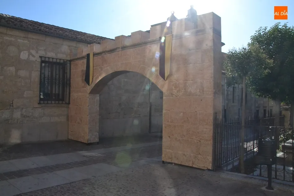 Foto 8 - El centro hist&oacute;rico se empieza a engalanar para la Feria Medieval  