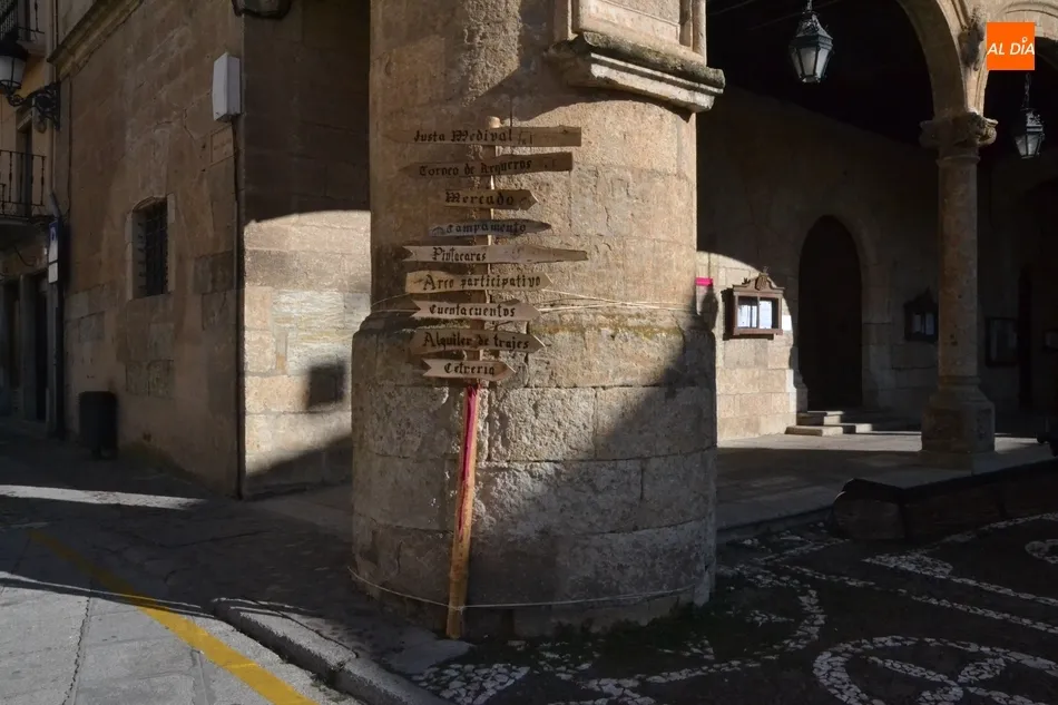Foto 4 - El centro hist&oacute;rico se empieza a engalanar para la Feria Medieval  