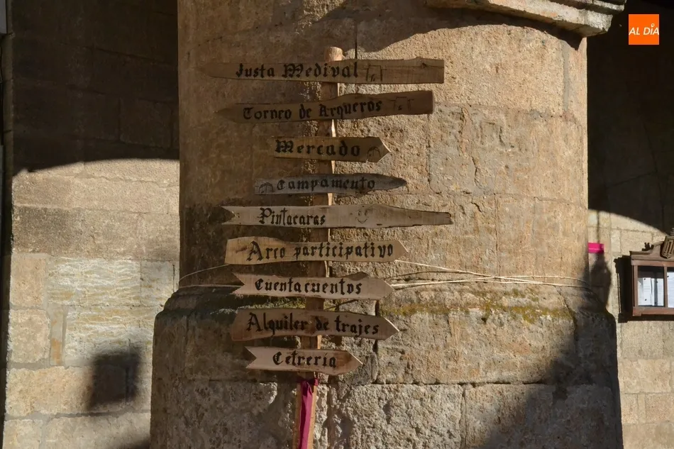 Foto 3 - El centro hist&oacute;rico se empieza a engalanar para la Feria Medieval  