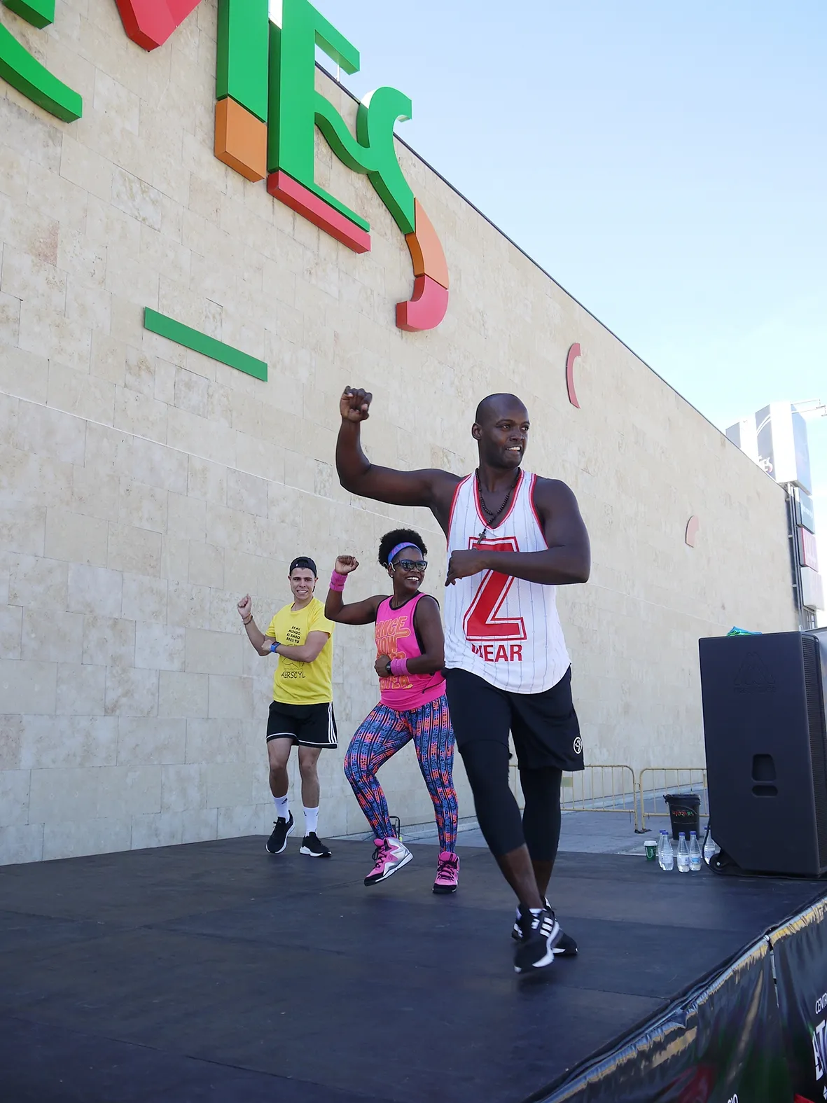 Foto 3 - El Tormes vibra con las masterclass de zumba de Andr&eacute;s Lerma