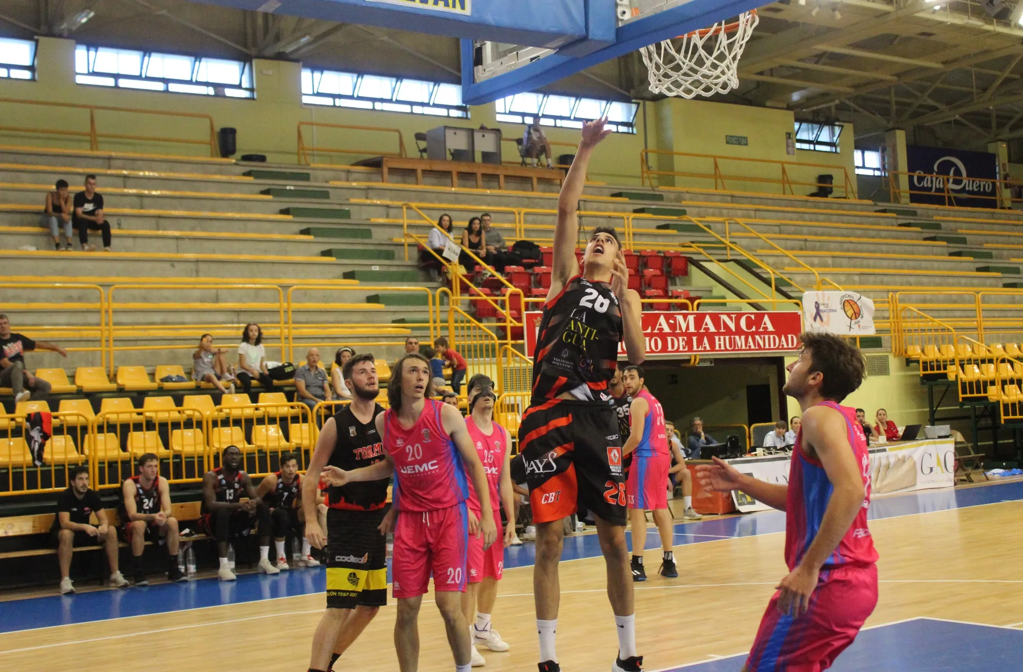 Foto 2 - Usal La Antigua cae ante Filipenses en un nuevo test de pretemporada