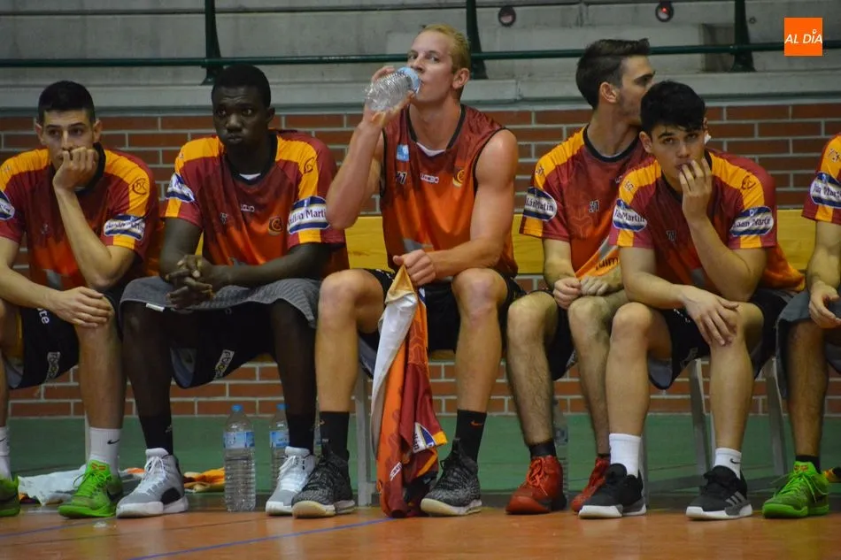 Banquillo del Aquimisa Basket durante un encuentro / Archivo