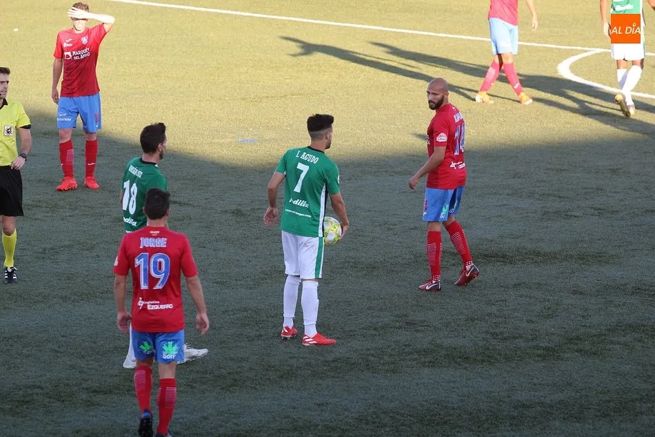 Foto 11 - El Guijuelo no puede acabar con la condici&oacute;n de invicto del Calahorra (0-0)