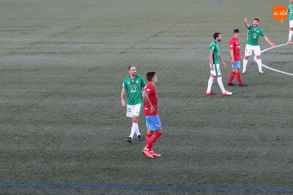 Foto 8 - El Guijuelo no puede acabar con la condici&oacute;n de invicto del Calahorra (0-0)